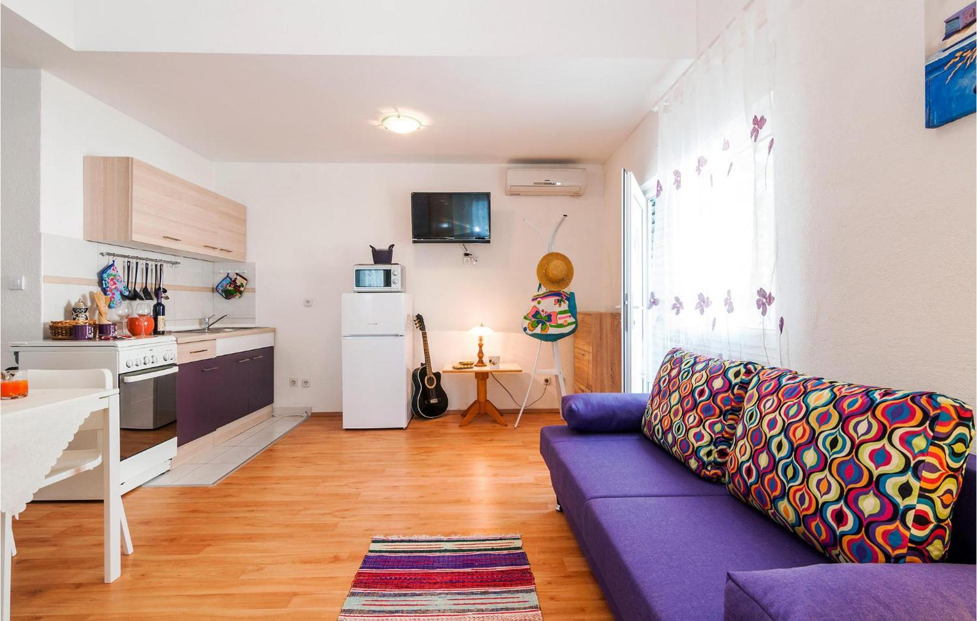 Nice Apartment In Vinjerac With Kitchen Ngoại thất bức ảnh