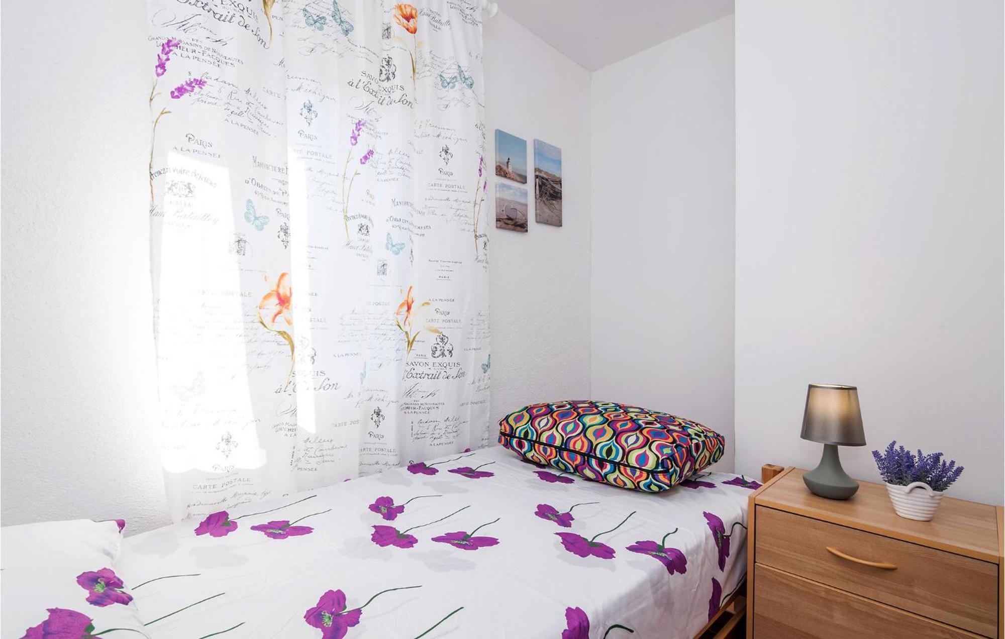 Nice Apartment In Vinjerac With Kitchen Ngoại thất bức ảnh